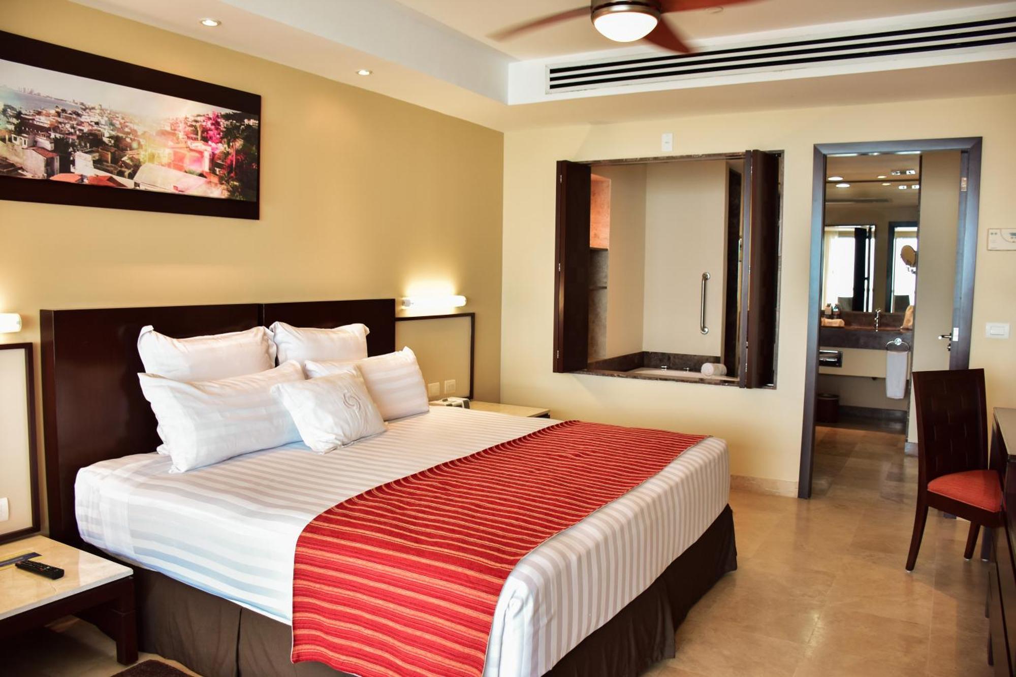 Sunset Plaza Beach Resort Puerto Vallarta All Inclusive Exterior photo